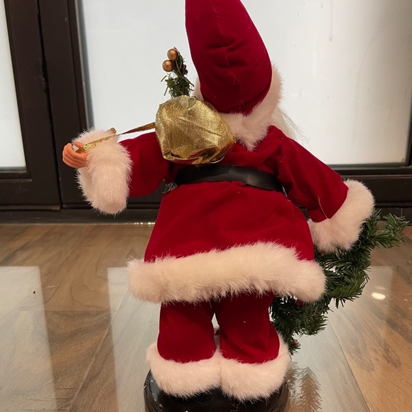 Excellent Condition Santa Statue - Picture 7 of 10